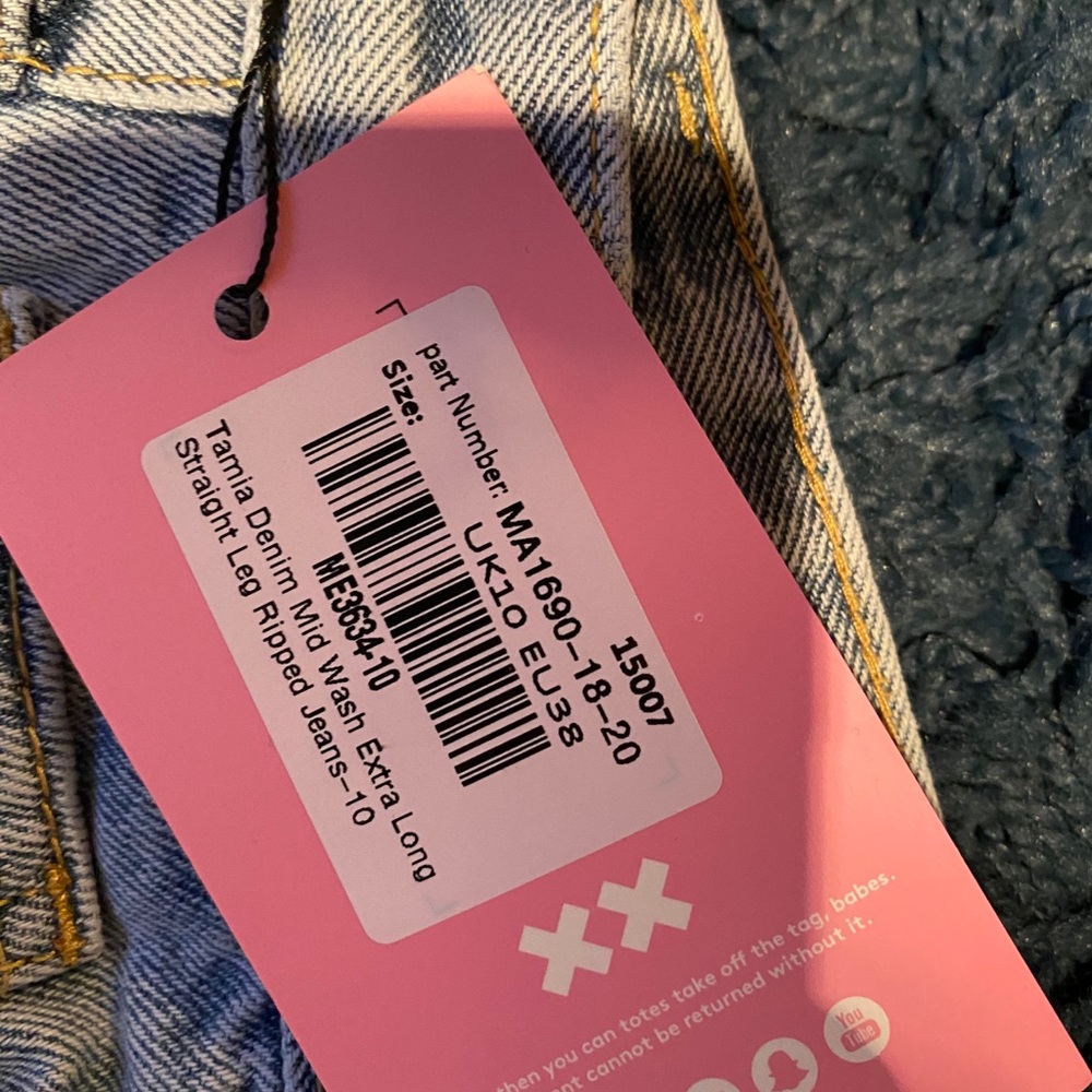 Missy Empire Mid Wash Straight Leg Jean - Picture 7 of 7